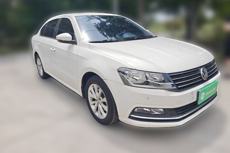Used Volkswagen Lavida 2017 1.6L Automatic Comfort Edition Front Right 45 Deg