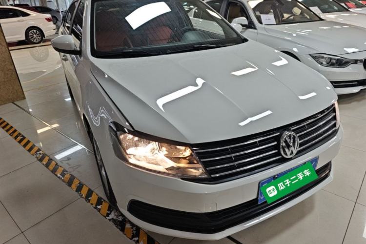 Used Volkswagen Lavida 2017 1.6L Automatic Fashion Edition Front Right 45 Deg
