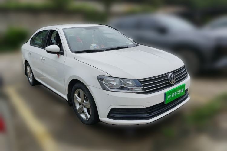 Used Volkswagen Lavida 2017 1.6L Automatic Fashion Edition Front Right 45 Deg