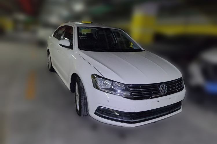 Used Volkswagen Lavida 2017 230TSI DSG Comfort Edition Front Right 45 Deg