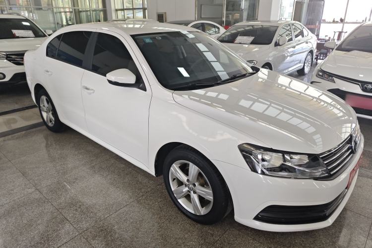 Used Volkswagen Lavida 2017 1.6L Automatic Fashion Edition Front Right 45 Deg