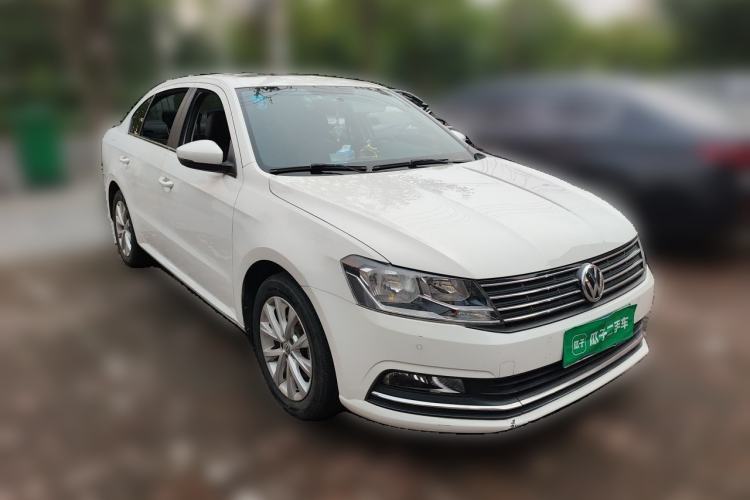 Used Volkswagen Lavida 2017 1.6L Manual Comfort Edition Front Right 45 Deg