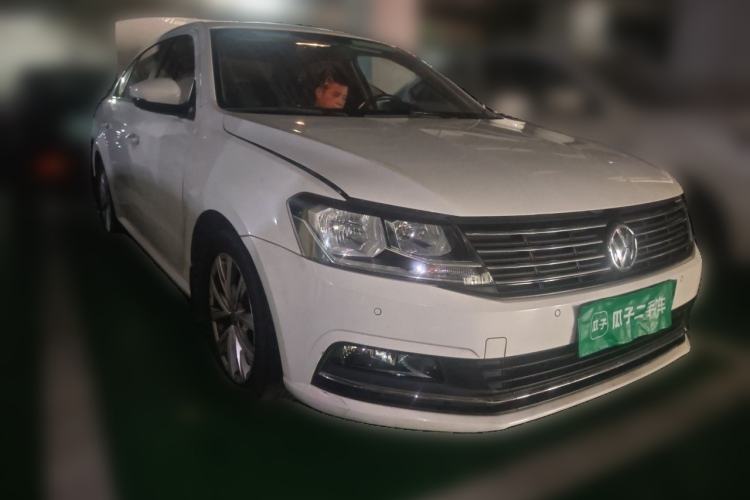 Used Volkswagen Lavida 2017 230TSI DSG Comfort Edition Front Right 45 Deg