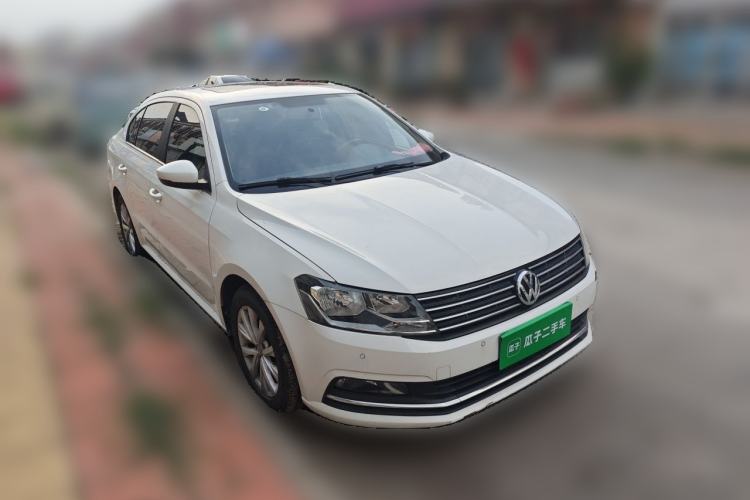 Used Volkswagen Lavida 2017 1.6L Manual Comfort Edition Front Right 45 Deg