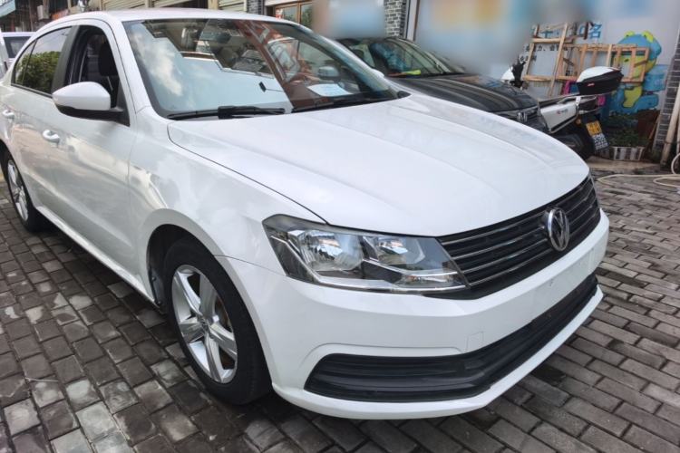 Used Volkswagen Lavida 2017 1.6L Automatic Fashion Edition Front Right 45 Deg