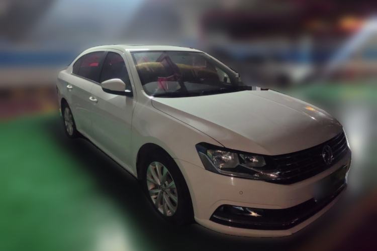 Used Volkswagen Lavida 2017 1.6L Automatic Comfort Edition Front Right 45 Deg
