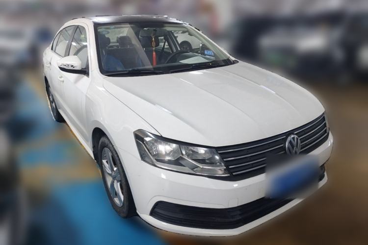 Used Volkswagen Lavida 2017 1.6L Manual Fashion Edition Front Right 45 Deg