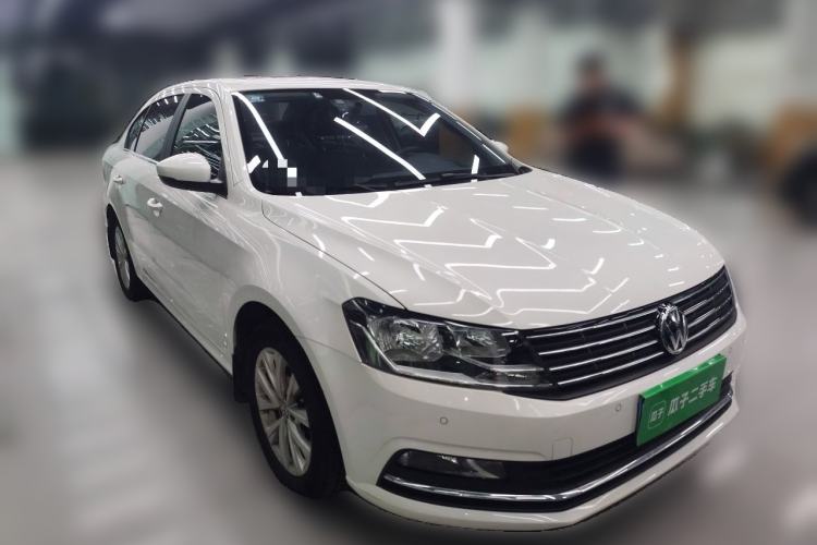 Used Volkswagen Lavida 2017 230TSI DSG Comfort Edition Front Right 45 Deg