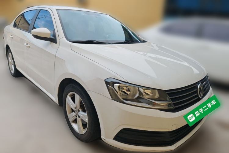 Used Volkswagen Lavida 2017 1.6L Automatic Fashion Edition Front Right 45 Deg