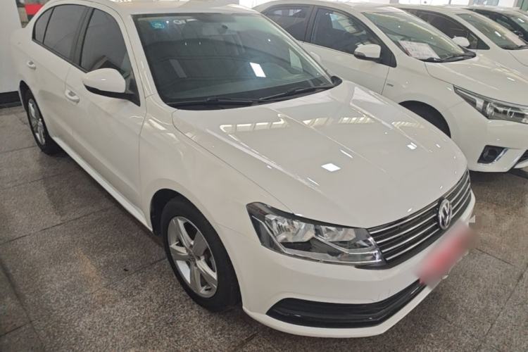Used Volkswagen Lavida 2017 1.6L Automatic Fashion Edition Front Right 45 Deg
