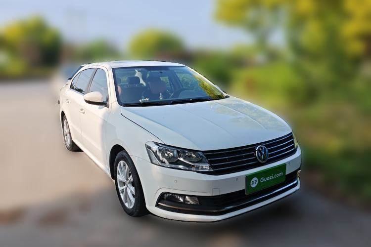 Used Volkswagen Lavida 2017 1.6L Automatic Comfort Edition Front Right 45 Deg