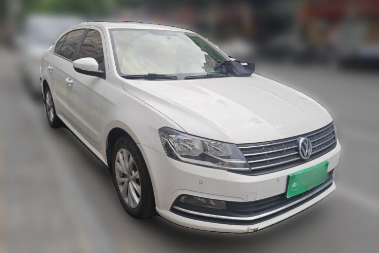Used Volkswagen Lavida 2017 1.6L Automatic Comfort Edition Front Right 45 Deg