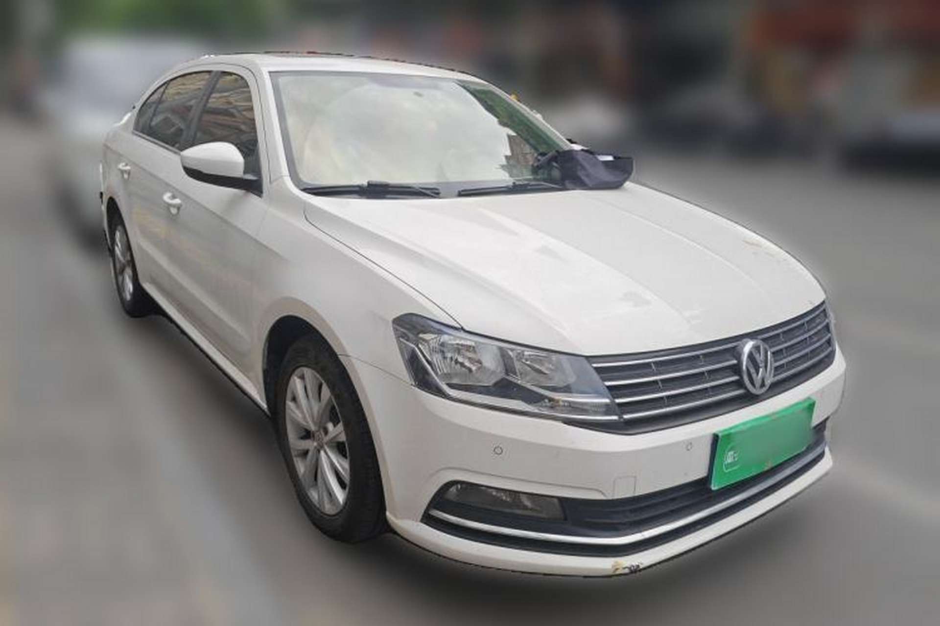 Used Volkswagen Lavida 2017 1.6L Automatic Comfort Edition Front Right 45 Deg