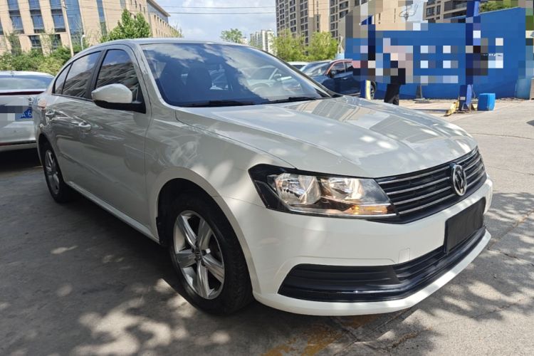 Used Volkswagen Lavida 2017 1.6L Automatic Fashion Edition Front Right 45 Deg