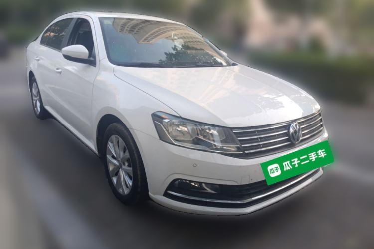 Used Volkswagen Lavida 2017 1.6L Manual Comfort Edition Front Right 45 Deg