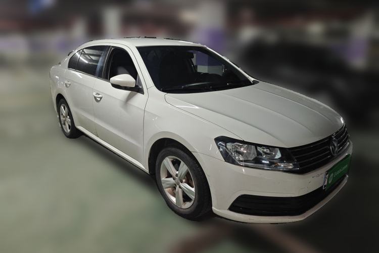 Used Volkswagen Lavida 2017 1.6L Automatic Fashion Edition Front Right 45 Deg