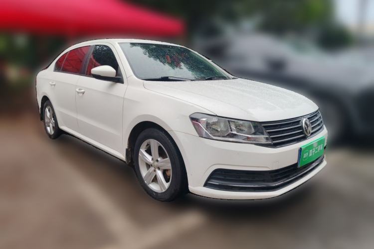 Used Volkswagen Lavida 2017 1.6L Automatic Fashion Edition Front Right 45 Deg