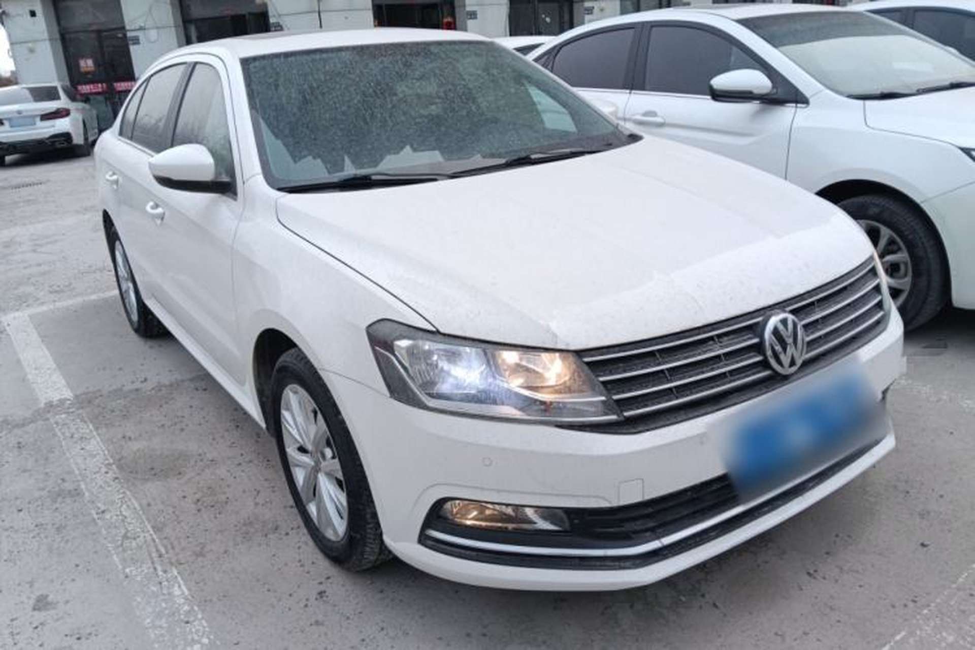 Used Volkswagen Lavida 2017 1.6L Automatic Comfort Edition Front Right 45 Deg