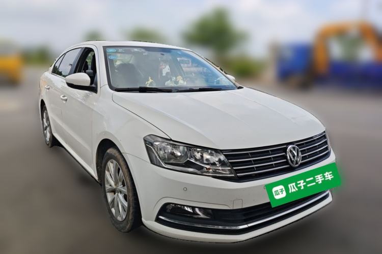 Used Volkswagen Lavida 2017 1.6L Manual Comfort Edition Front Right 45 Deg