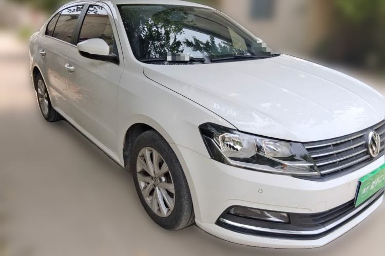 Used Volkswagen Lavida 2017 230TSI DSG Comfort Edition Front Right 45 Deg