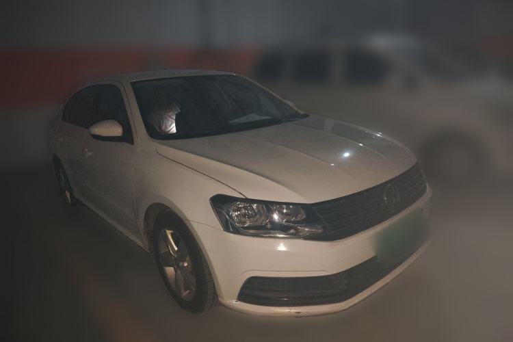 Used Volkswagen Lavida 2017 1.6L Manual Fashion Edition Front Right 45 Deg