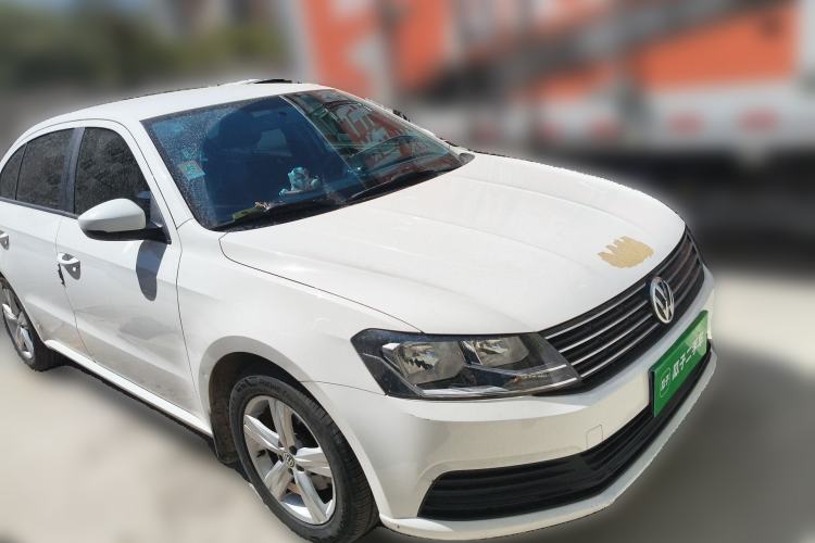 Used Volkswagen Lavida 2017 1.6L Manual Fashion Edition Front Right 45 Deg