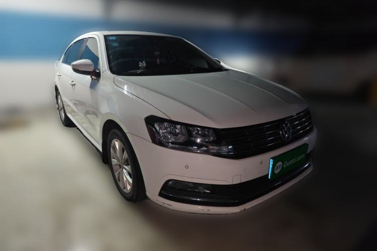 Used Volkswagen Lavida 2017 1.6L Automatic Comfort Edition Front Right 45 Deg