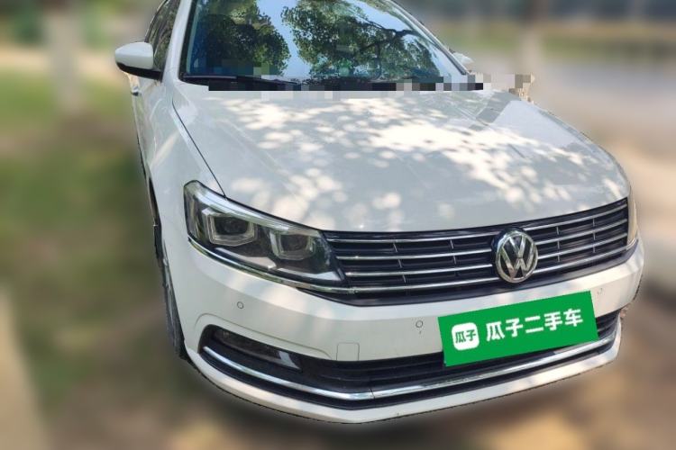 Used Volkswagen Lavida 2017 1.6L Automatic Comfort Edition Front Right 45 Deg