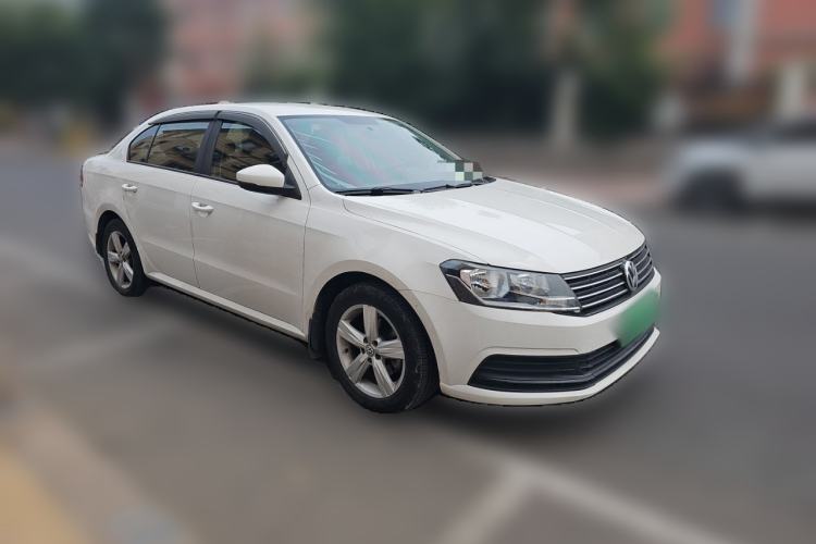 Used Volkswagen Lavida 2017 1.6L Manual Fashion Edition Front Right 45 Deg