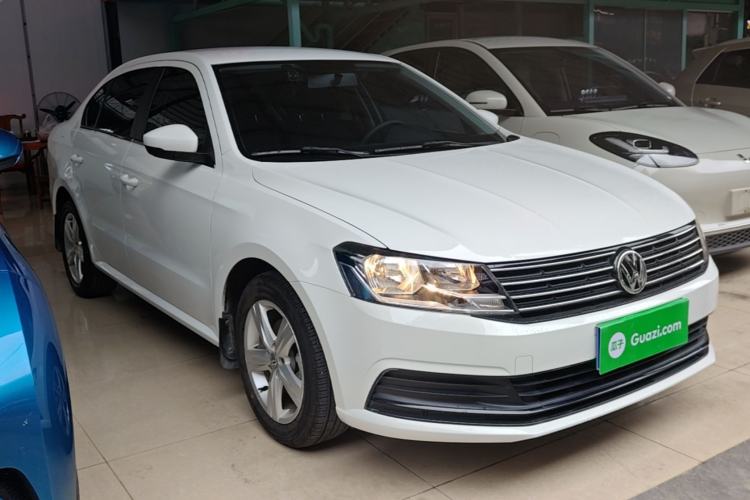 Used Volkswagen Lavida 2017 1.6L Automatic Fashion Edition Front Right 45 Deg