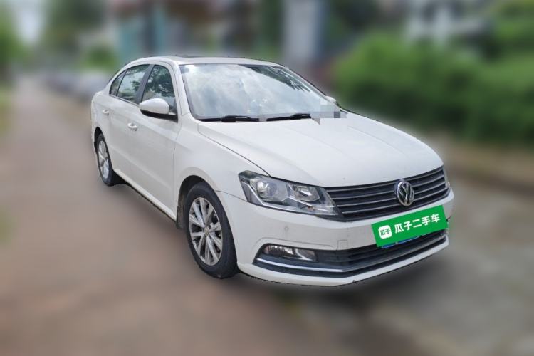 Used Volkswagen Lavida 2017 230TSI DSG Comfort Edition Front Right 45 Deg