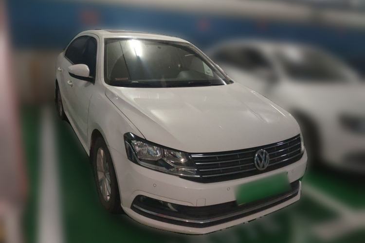 Used Volkswagen Lavida 2017 1.6L Automatic Comfort Edition Front Right 45 Deg