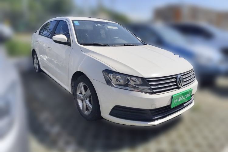 Used Volkswagen Lavida 2017 1.6L Automatic Fashion Edition Front Right 45 Deg