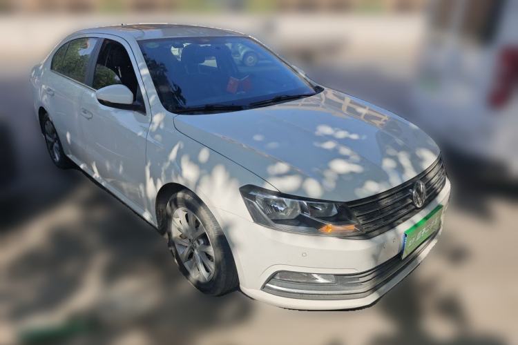 Used Volkswagen Lavida 2017 1.6L Automatic Comfort Edition Front Right 45 Deg