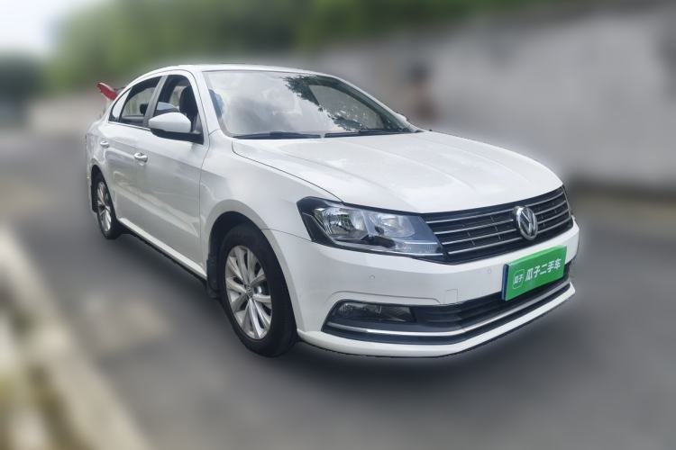 Used Volkswagen Lavida 2017 1.6L Automatic Comfort Edition Front Right 45 Deg