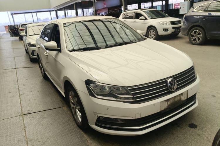 Used Volkswagen Lavida 2017 1.6L Automatic Comfort Edition Front Right 45 Deg