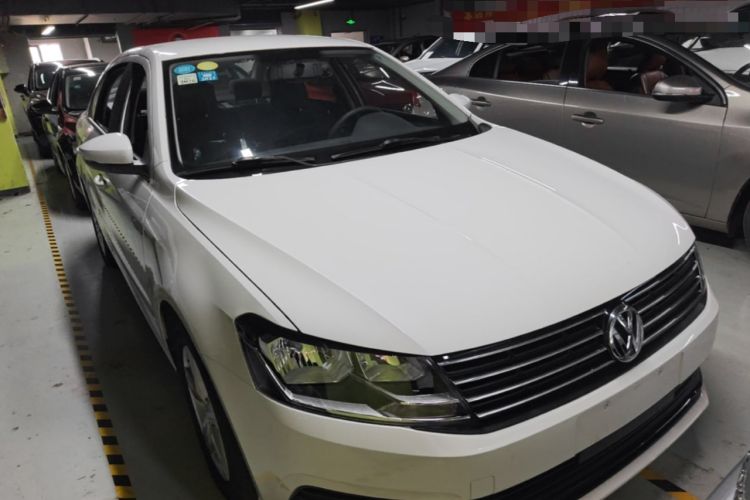 Used Volkswagen Lavida 2017 1.6L Automatic Fashion Edition Front Right 45 Deg