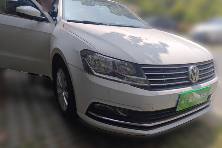 Used Volkswagen Lavida 2017 1.6L Automatic Comfort Edition Front Right 45 Deg