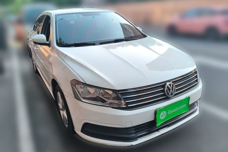 Used Volkswagen Lavida 2017 1.6L Manual Fashion Edition Front Right 45 Deg