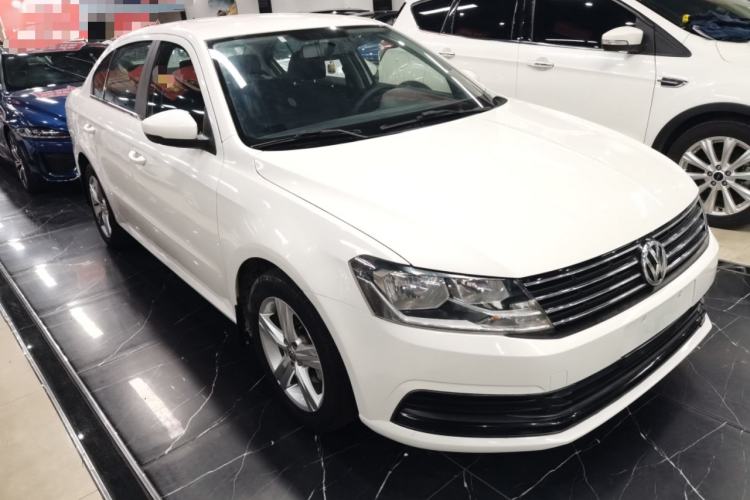 Used Volkswagen Lavida 2017 1.6L Automatic Fashion Edition Front Right 45 Deg