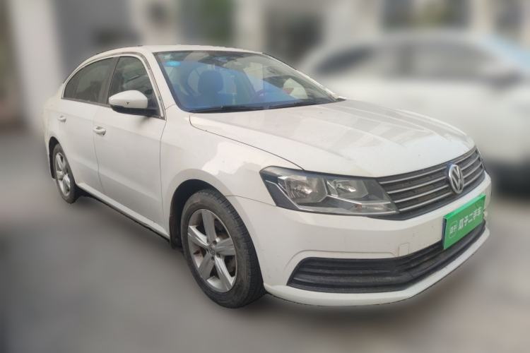 Used Volkswagen Lavida 2017 1.6L Manual Fashion Edition Front Right 45 Deg