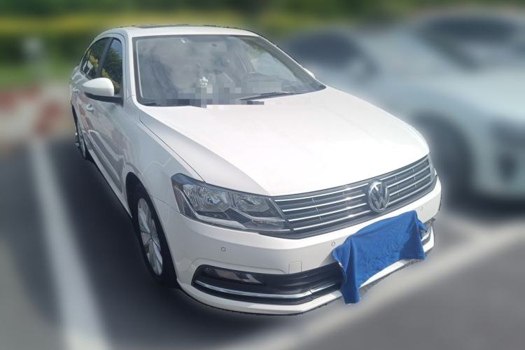 Used Volkswagen Lavida 2017 1.6L Automatic Comfort Edition Front Right 45 Deg