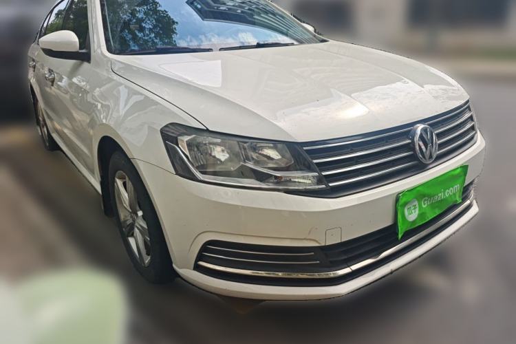 Used Volkswagen Lavida 2017 1.6L Manual Fashion Edition Front Right 45 Deg