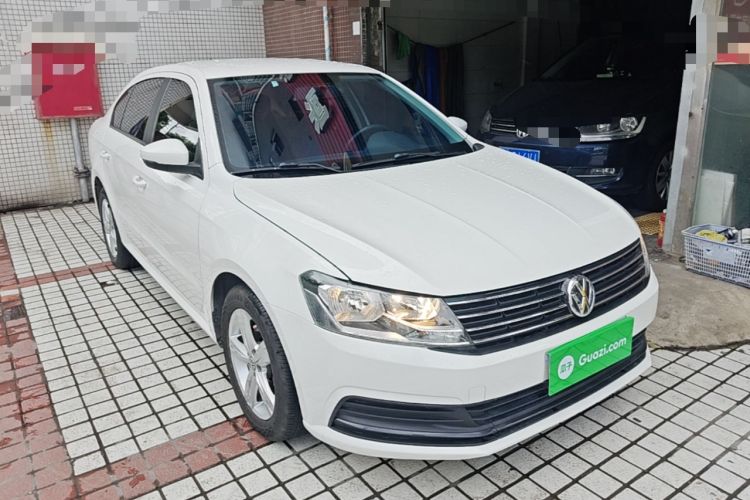 Used Volkswagen Lavida 2017 1.6L Automatic Fashion Edition Front Right 45 Deg
