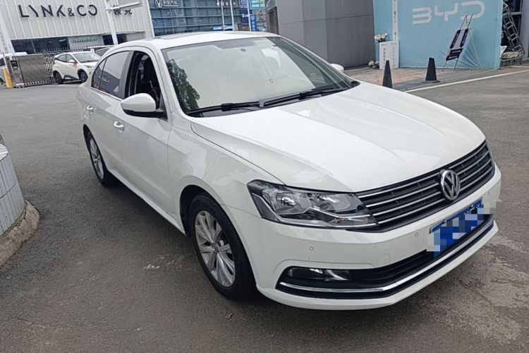 Used Volkswagen Lavida 2017 1.6L Manual Comfort Edition Front Right 45 Deg