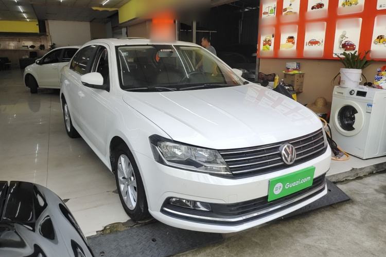 Used Volkswagen Lavida 2017 230TSI DSG Comfort Edition Front Right 45 Deg