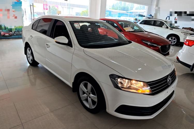 Used Volkswagen Lavida 2017 1.6L Automatic Fashion Edition Front Right 45 Deg
