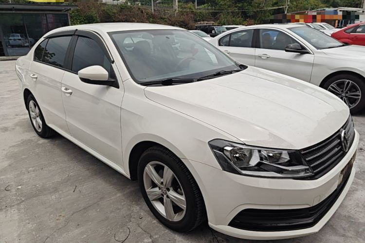Used Volkswagen Lavida 2017 1.6L Automatic Fashion Edition Front Right 45 Deg