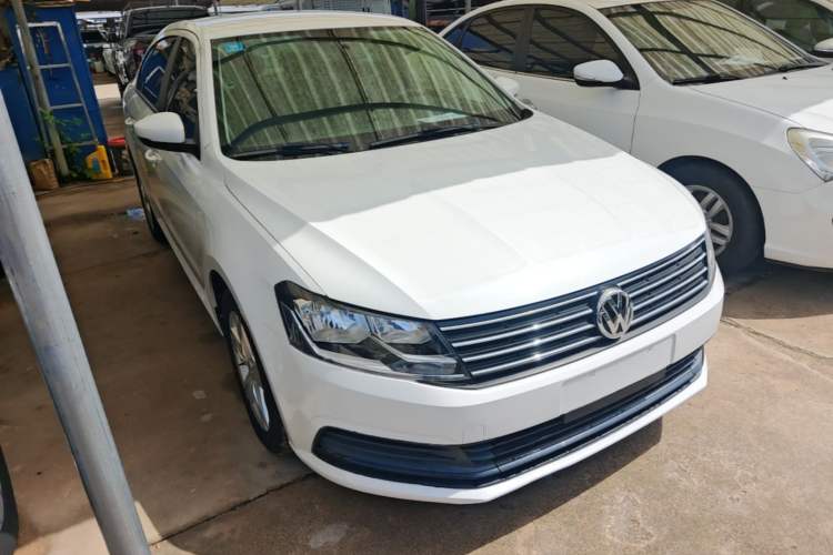 Used Volkswagen Lavida 2017 1.6L Automatic Fashion Edition Front Right 45 Deg