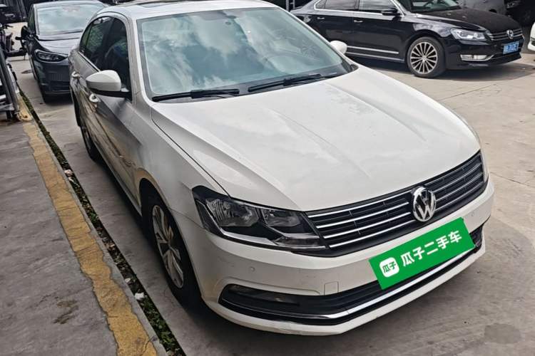 Used Volkswagen Lavida 2017 230TSI DSG Comfort Edition Front Right 45 Deg